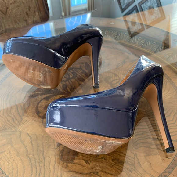 💙ALDO Navy Blue Heels💙 - Picture 4 of 7